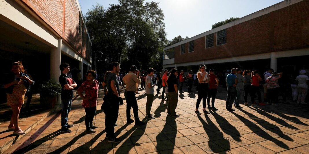 2023-04-30t125206z_1686055870_rc2yo0adhmhr_rtrmadp_3_paraguay-election.jpg