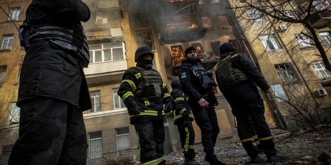 2022-12-08t130831z_1_lynxmpeib70m6_rtroptp_4_ukraine-crisis-bakhmut.jpg
