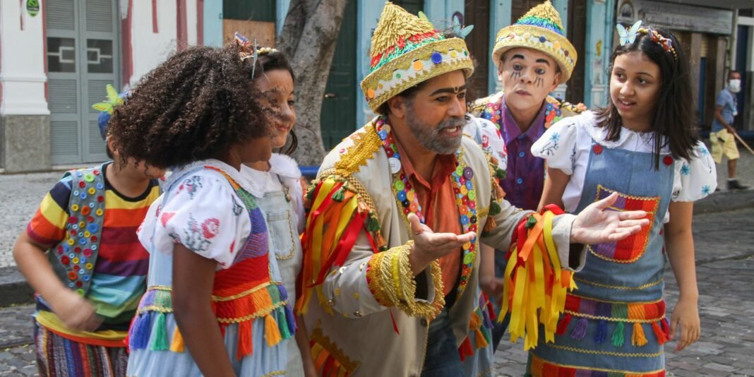 2021_foto_gianny_melo_cenas_rua_do_bom_jesus_333_mateus_e_criancas.jpg