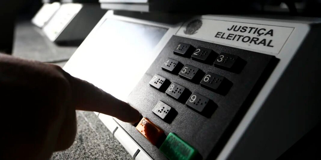lacracao-urnas-eletronicas_mcamgo_abr_210920221818-3.jpg